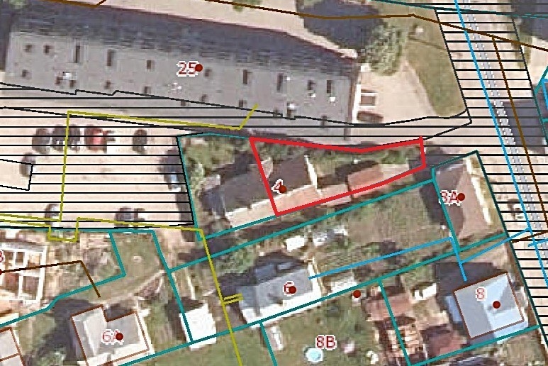 PARDUODAMA VERTIKALIAI DALINTA NAMO DALIS SU ŪKINIU PASTATU IR GARAŽU KREKENAVOS G. 4, PANEVĖŽIO MIESTO CENTRE 42