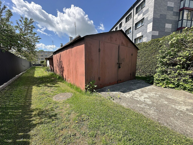 PARDUODAMA VERTIKALIAI DALINTA NAMO DALIS SU ŪKINIU PASTATU IR GARAŽU KREKENAVOS G. 4, PANEVĖŽIO MIESTO CENTRE 30