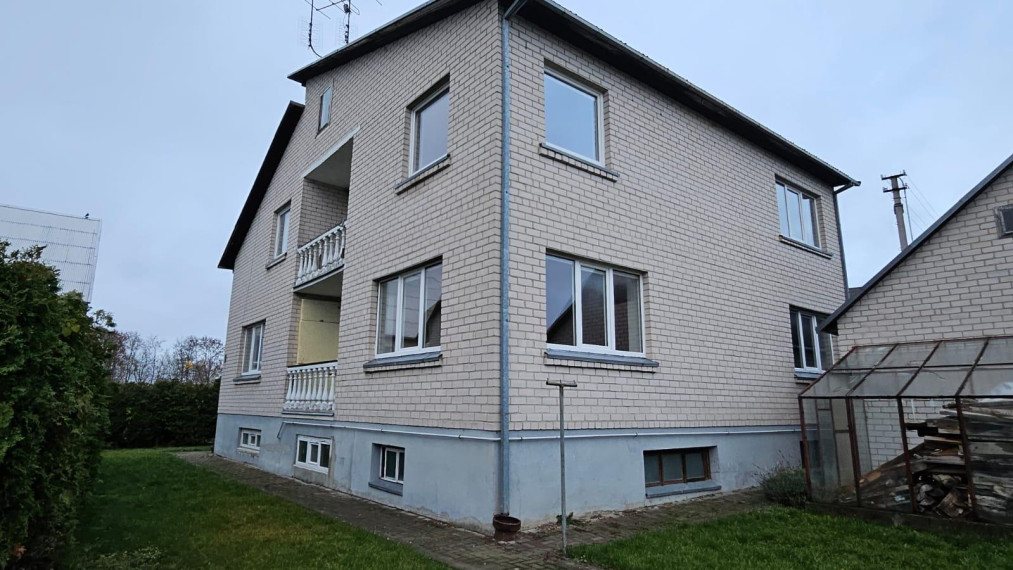 Parduodamas namas Kalnų g., Alytus I, Alytaus m., Alytaus m. sav., 320.00 m² ploto 6 kambariai 1