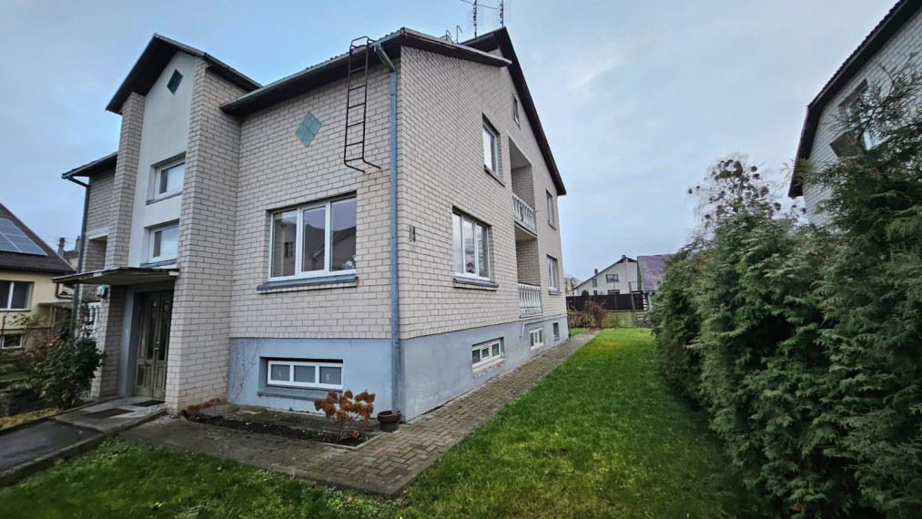Parduodamas namas Kalnų g., Alytus I, Alytaus m., Alytaus m. sav., 320.00 m² ploto 6 kambariai 8