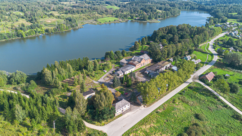 Parduodamas namas Kranto g., Ambraziškių k., Molėtų r. sav., 3996 m2 ploto, 3 aukštai 1