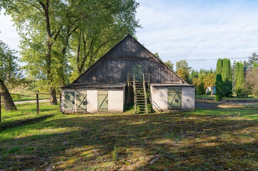 Parduodamas namas Kranto g., Ambraziškių k., Molėtų r. sav., 3996 m2 ploto, 3 aukštai 11