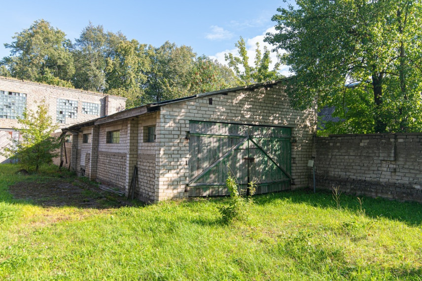 Parduodamas namas Kranto g., Ambraziškių k., Molėtų r. sav., 3996 m2 ploto, 3 aukštai 13