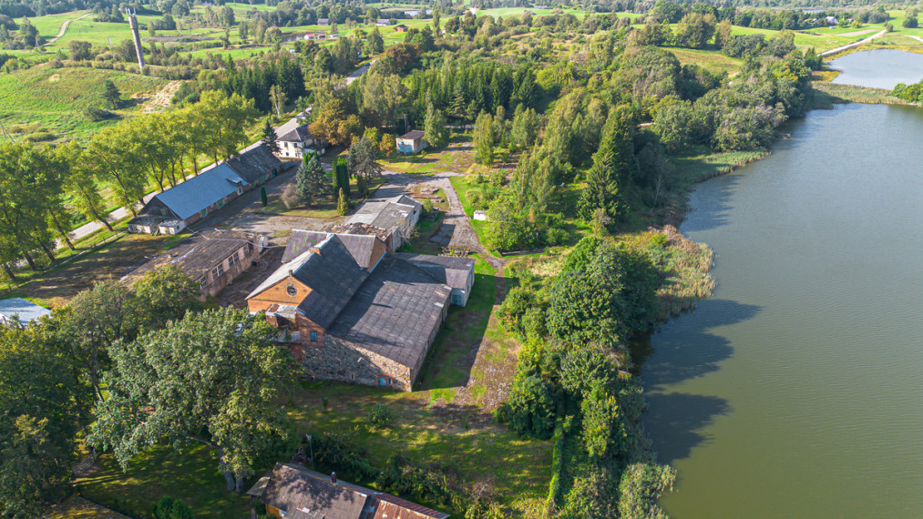 Parduodamas namas Kranto g., Ambraziškių k., Molėtų r. sav., 3996 m2 ploto, 3 aukštai 24