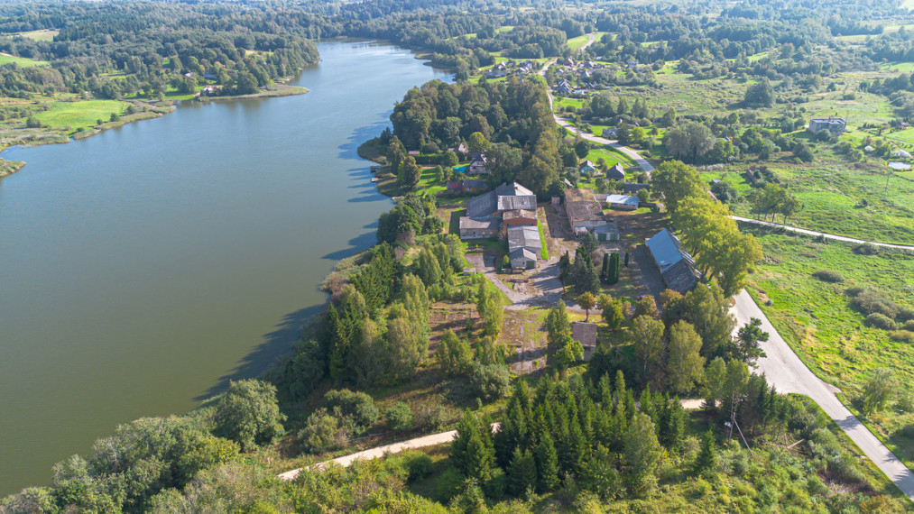 Parduodamas namas Kranto g., Ambraziškių k., Molėtų r. sav., 3996 m2 ploto, 3 aukštai 28
