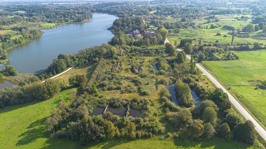 Parduodamas namas Kranto g., Ambraziškių k., Molėtų r. sav., 3996 m2 ploto, 3 aukštai 34