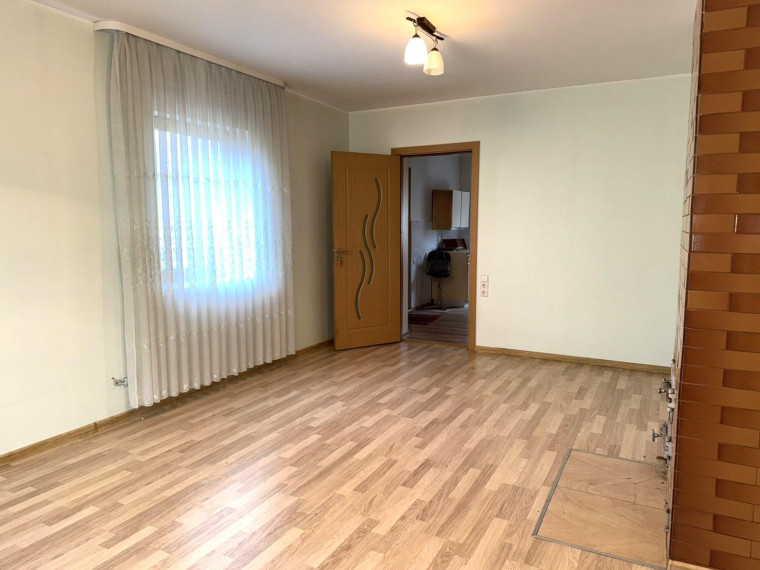 Parduodamas namas Vytauto Didžiojo g., Kelmės m., Kelmės r. sav., 73.25 m² ploto 3 kambariai 3