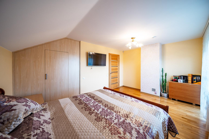 Parduodamas namas Etten-Leuro g., Pabaliai, Šiaulių m., Šiaulių m. sav., 202.76 m² ploto 5 kambariai 16