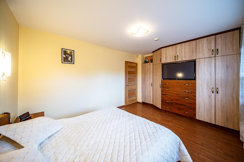 Parduodamas namas Etten-Leuro g., Pabaliai, Šiaulių m., Šiaulių m. sav., 202.76 m² ploto 5 kambariai 10