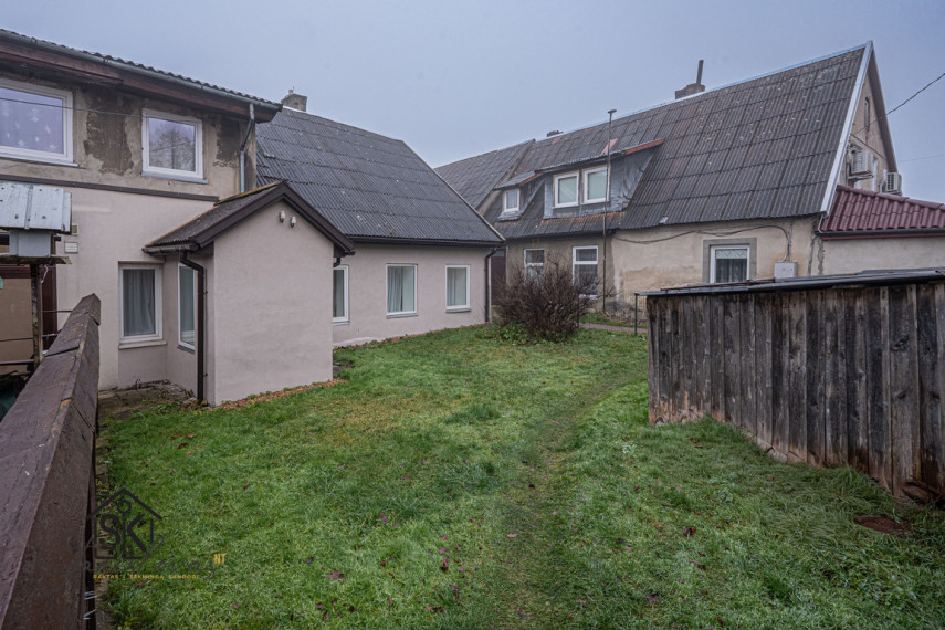 PIRMAME AUKŠTE PARDUODAMAS 3 KAMBARIŲ BUTAS ŠILUTĖJE, V.KUDIRKOS G. 6 27