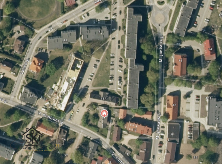 PIRMAME AUKŠTE PARDUODAMAS 3 KAMBARIŲ BUTAS ŠILUTĖJE, V.KUDIRKOS G. 6 28