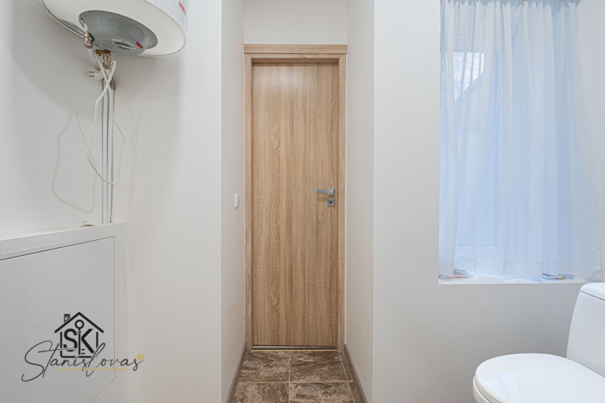 PIRMAME AUKŠTE PARDUODAMAS 3 KAMBARIŲ BUTAS ŠILUTĖJE, V.KUDIRKOS G. 6 36