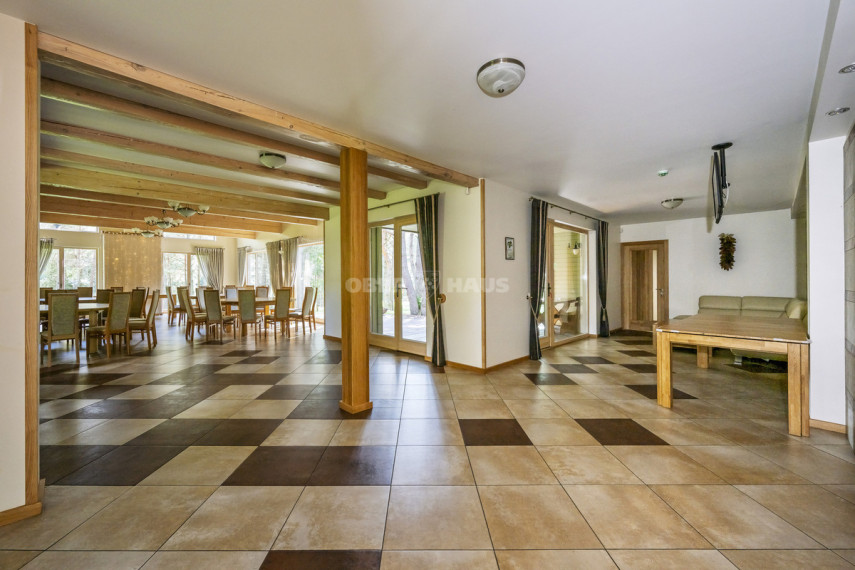 Parduodamas namas Abromiškio k., Anykščių r. sav., 594.12 m2 ploto, 2 aukštai 5