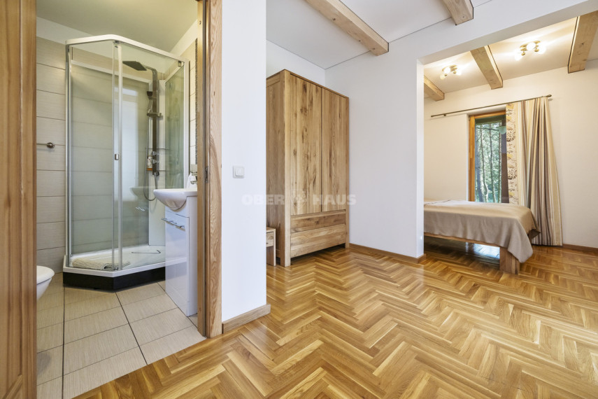 Parduodamas namas Abromiškio k., Anykščių r. sav., 594.12 m2 ploto, 2 aukštai 10