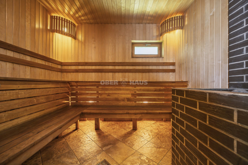 Parduodamas namas Abromiškio k., Anykščių r. sav., 594.12 m2 ploto, 2 aukštai 14