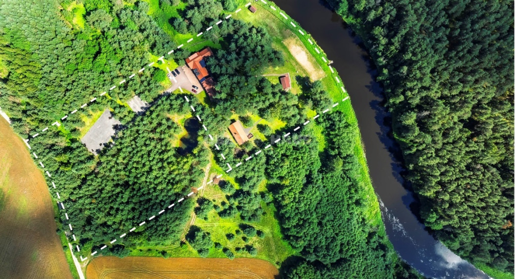 Parduodamas namas Abromiškio k., Anykščių r. sav., 594.12 m2 ploto, 2 aukštai 24