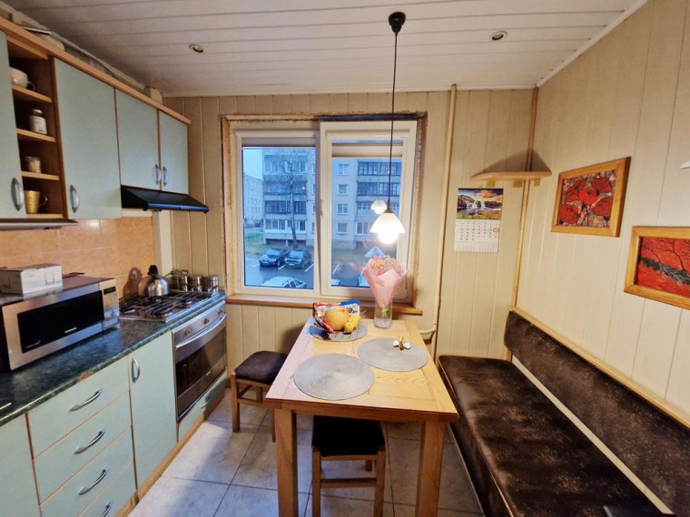 Parduodamas butas Vaižganto g., Dauniškio, Utenos m., Utenos r. sav., 60.91 m² ploto 3 kambariai 10