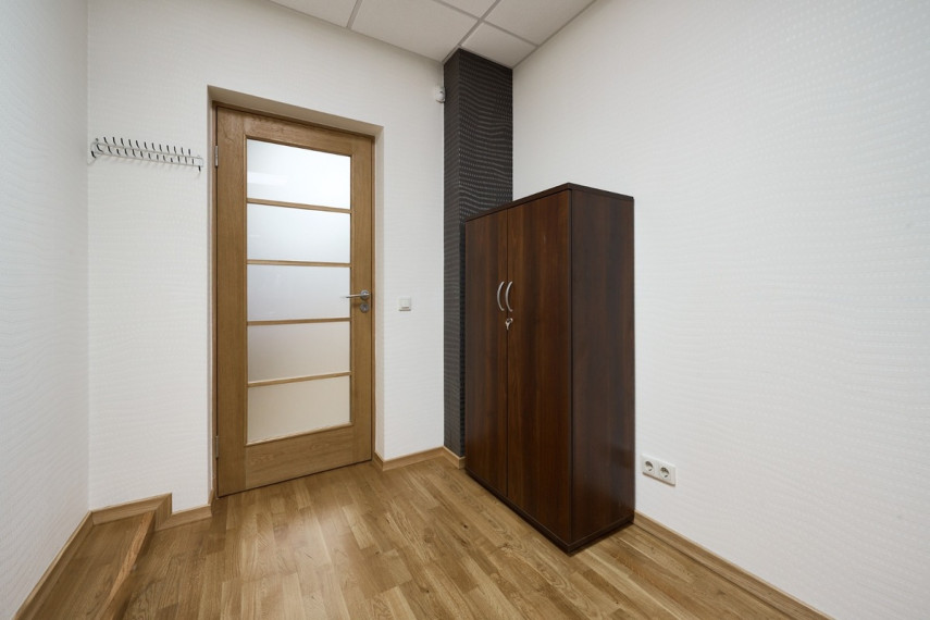 Parduodamos administracinės, kitos paskirties patalpos Klaipėdos m. sav., Klaipėdos m., Senamiestis, I.Kanto g, 58.3 m2 ploto 5