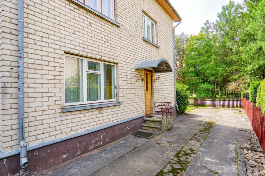 Parduodamas namas Agaro g., Biržų m., Biržų r. sav., 227 m2 ploto, 2 aukštai 25