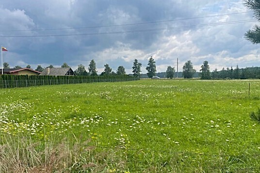 PARDUODAMAS 40 ARŲ GYVENAMOSIOS PASKIRTIES SKLYPAS LIEKUPIO G. 18, PALIŪNIŠKYJE, PANEVĖŽIO PRIEMIESTYJE 10