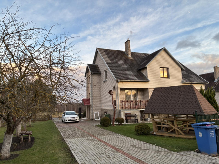 Parduodamas namas Malūno g., Kelmės m., Kelmės r. sav., 300.00 m² ploto 10 kambarių 13
