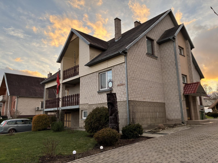 Parduodamas namas Malūno g., Kelmės m., Kelmės r. sav., 300.00 m² ploto 10 kambarių 15