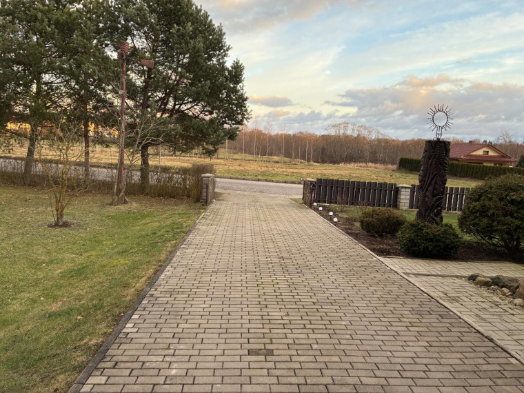 Parduodamas namas Malūno g., Kelmės m., Kelmės r. sav., 300.00 m² ploto 10 kambarių 18