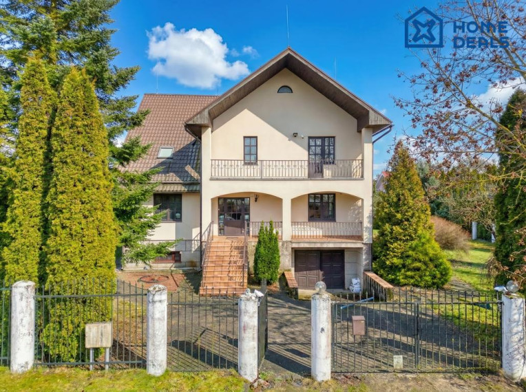 Parduodamas namas Ežero g., Antežerių k., Vilniaus r. sav., 459.29 m² ploto 8 kambariai 1