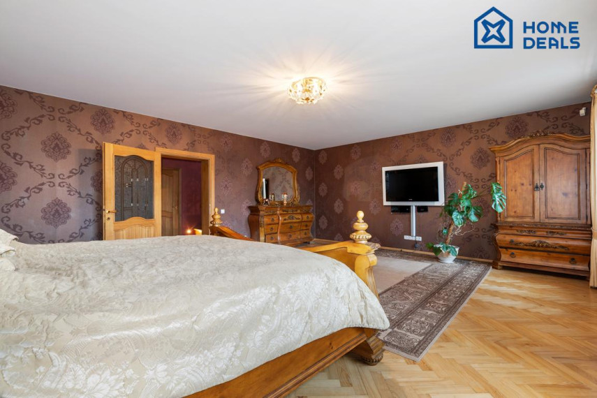 Parduodamas namas Ežero g., Antežerių k., Vilniaus r. sav., 459.29 m² ploto 8 kambariai 17