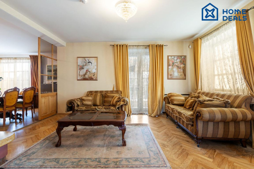 Parduodamas namas Ežero g., Antežerių k., Vilniaus r. sav., 459.29 m² ploto 8 kambariai 3
