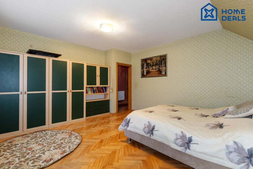 Parduodamas namas Ežero g., Antežerių k., Vilniaus r. sav., 459.29 m² ploto 8 kambariai 23