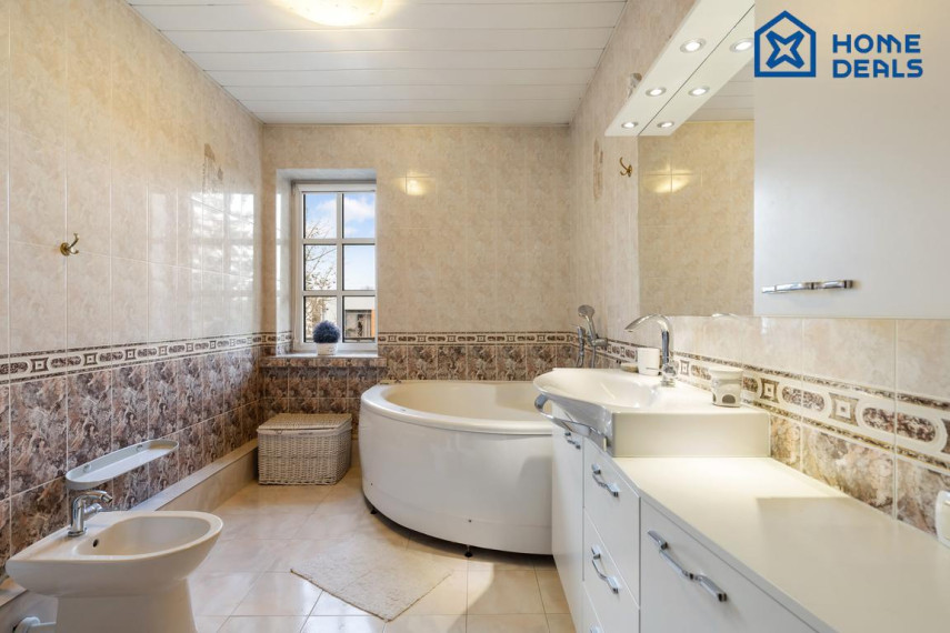 Parduodamas namas Ežero g., Antežerių k., Vilniaus r. sav., 459.29 m² ploto 8 kambariai 27