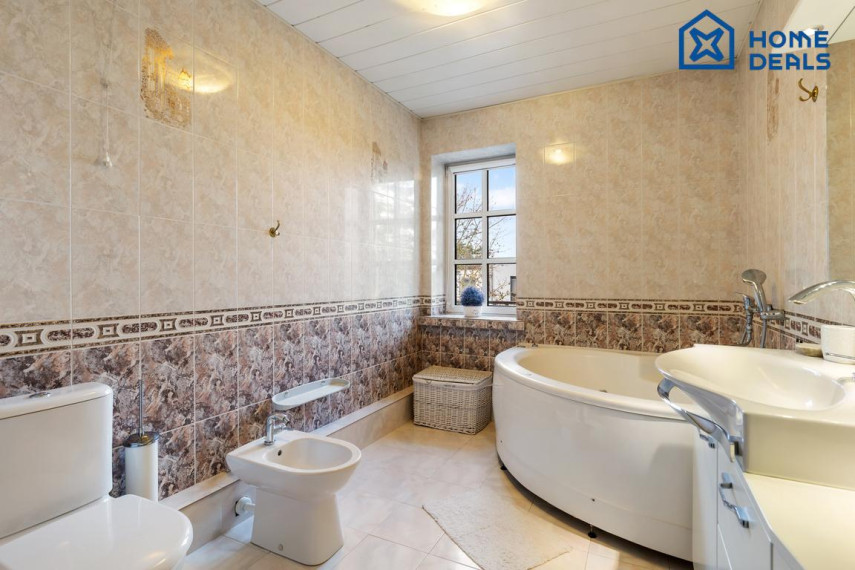 Parduodamas namas Ežero g., Antežerių k., Vilniaus r. sav., 459.29 m² ploto 8 kambariai 28