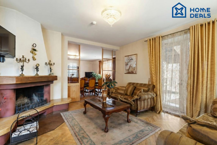 Parduodamas namas Ežero g., Antežerių k., Vilniaus r. sav., 459.29 m² ploto 8 kambariai 4