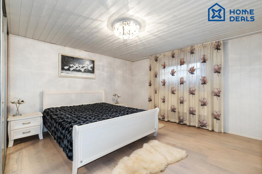 Parduodamas namas Ežero g., Antežerių k., Vilniaus r. sav., 459.29 m² ploto 8 kambariai 35