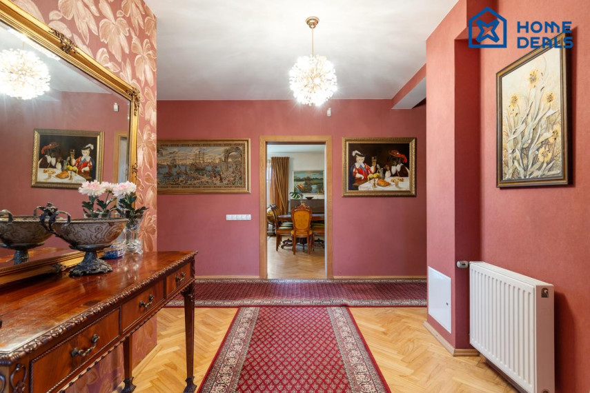 Parduodamas namas Ežero g., Antežerių k., Vilniaus r. sav., 459.29 m² ploto 8 kambariai 6