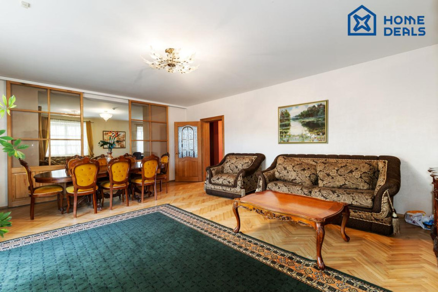 Parduodamas namas Ežero g., Antežerių k., Vilniaus r. sav., 459.29 m² ploto 8 kambariai 8