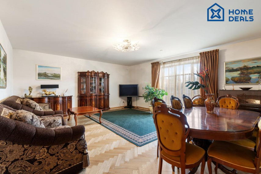 Parduodamas namas Ežero g., Antežerių k., Vilniaus r. sav., 459.29 m² ploto 8 kambariai 9