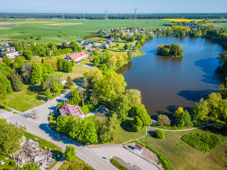 Parduodamas namas Mokyklos g., Rūdaičių k., Kretingos r. sav., 277 m2 ploto, 2 aukštai 18