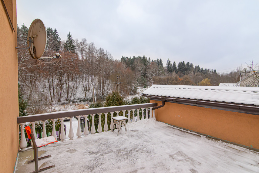 Parduodamas namas Vilniaus r. sav., Juodšilių k., Upelio g., 400.09 m2 ploto, 3 aukštai 2