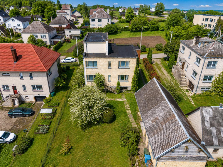 Parduodamas namas Akacijų g., Vilkijos m., Kauno r. sav., 196.84 m² ploto 7 kambariai 5