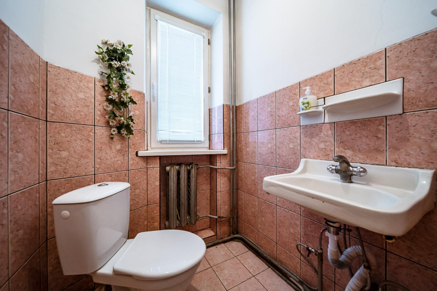 Parduodamas namas Akacijų g., Vilkijos m., Kauno r. sav., 196.84 m² ploto 7 kambariai 24