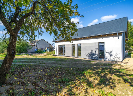 Parduodamas namas Jaunimo g., Grigaičių mstl., Vilniaus r. sav., 150 m2 ploto, 2 aukštai Parduodamas namas Jaunimo g., Grigaičių mstl., Vilniaus r. sav., 150 m2 ploto, 2 aukštai
