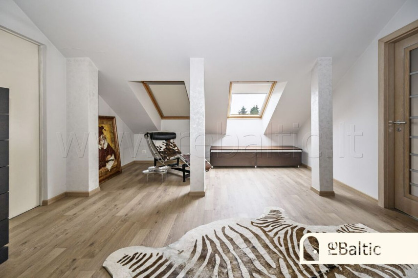 Parduodamas namas Ajerų g., Antežerių k., Vilniaus r. sav., 536.86 m2 ploto, 2 aukštai 25