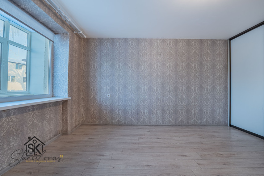 PARDUODAMAS 2 KAMBARIŲ BUTAS KINTUOSE, ŽIRMŪNŲ G. 1 30