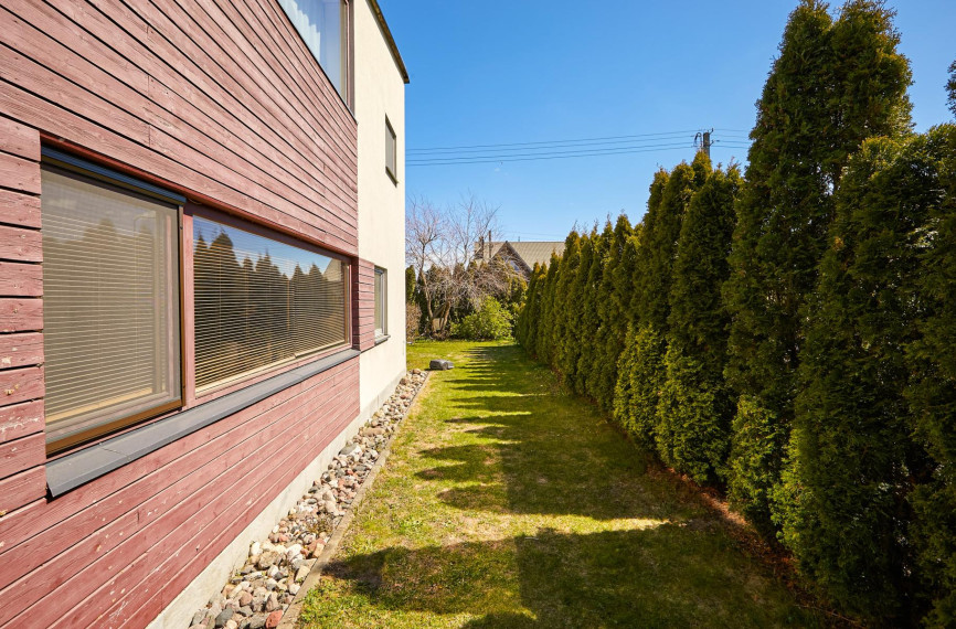 Parduodamas namas Naujadvario g., Aleksotas, Kauno m., Kauno m. sav., 193.00 m² ploto 5 kambariai 45