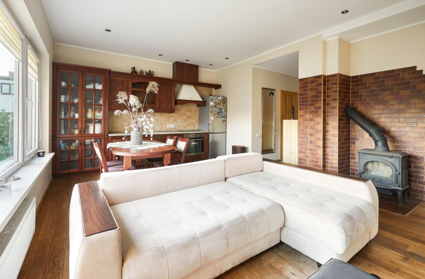 Parduodamas namas Tilžės g., Vilijampolė, Kauno m., Kauno m. sav., 137.00 m² ploto 3 kambariai 1