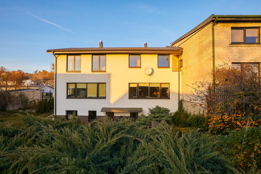 Parduodamas namas Tilžės g., Vilijampolė, Kauno m., Kauno m. sav., 137.00 m² ploto 3 kambariai 30