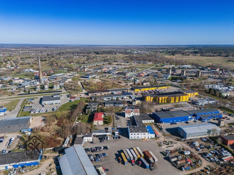 PARDUODAMOS PASTATAS ŠILUTĖJE, PRAMONĖS G. 5D SU 22.26 ARŲ ŽEMĖS SKLYPU 50