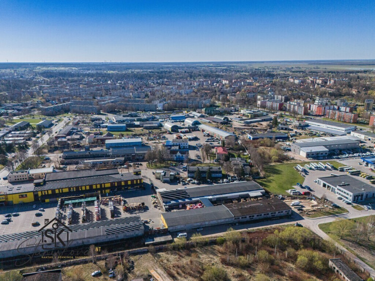 PARDUODAMOS PASTATAS ŠILUTĖJE, PRAMONĖS G. 5D SU 22.26 ARŲ ŽEMĖS SKLYPU 52